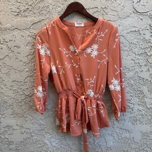 Kindred Peach Floral Embroidered Boho Peplum Blouse Size Medium